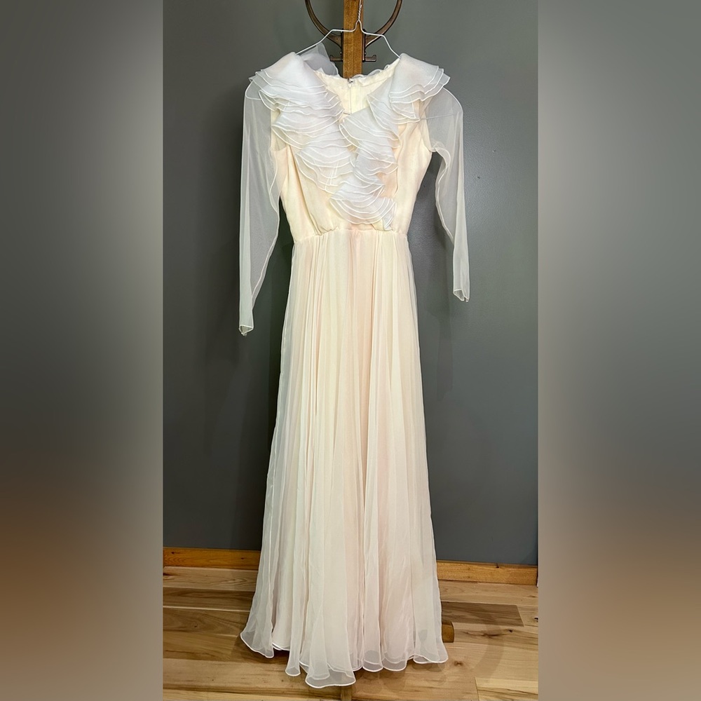Vintage 1970’s Jill Richard’s Ivory Maxi Length Ruffle Neckline Gown| Size:6